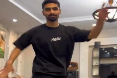 آواز شاد؛ خونه خالی شد پسره از خودش دراومد