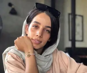 (عکس) تصویری جنجالی از خواهر شوهر اسبق مهناز افشار در اروپا!