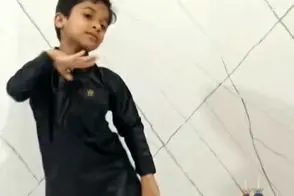 آواز محلی؛ رقص پر طمطراق و محشر گلپسر بلوچی که خیلی کوچولوعه از نوزادی کلاس بوده