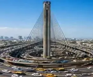 معماری خلاقانه؛ وسط شهر یه پل عظیم ساختن که شرق رو به غرب و شمال رو به جنوب گره میزنه