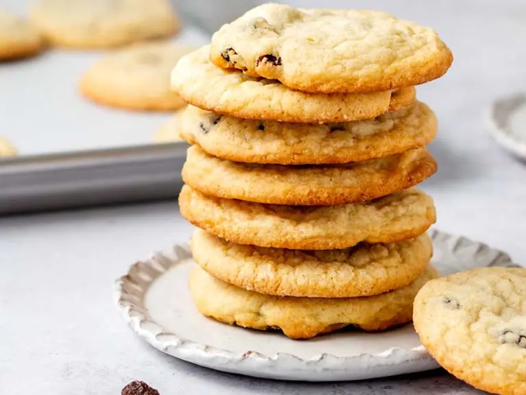 آموزش آشپزی؛ طرز تهیه شیرینی کشمشی با روغن مایع؛ اندازه دقیق مواد اولیه