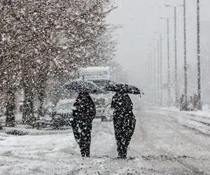 وضعیت آب و هوا امروز جمعه ۲۶ دی ۹۹؛ برف و باران در ۱۳ استان