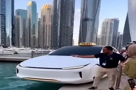 فناوری نوین؛ دبی تاکسی دریایی ساخته باهاش میشه رفت وسط دریا پارک کرد استوری گرفت