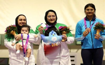 (ویدئو) واکنش رهبر انقلاب اسلامی به قهرمانی یک زن ورزشکار ایرانی