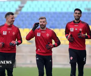 یک استقلالی گلر ذخیره لک در پرسپولیس
