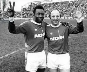 اسطوره فوتبال آلمان در سن 85 سالگی درگذشت؛ فوق ستاره تک باشگاهی