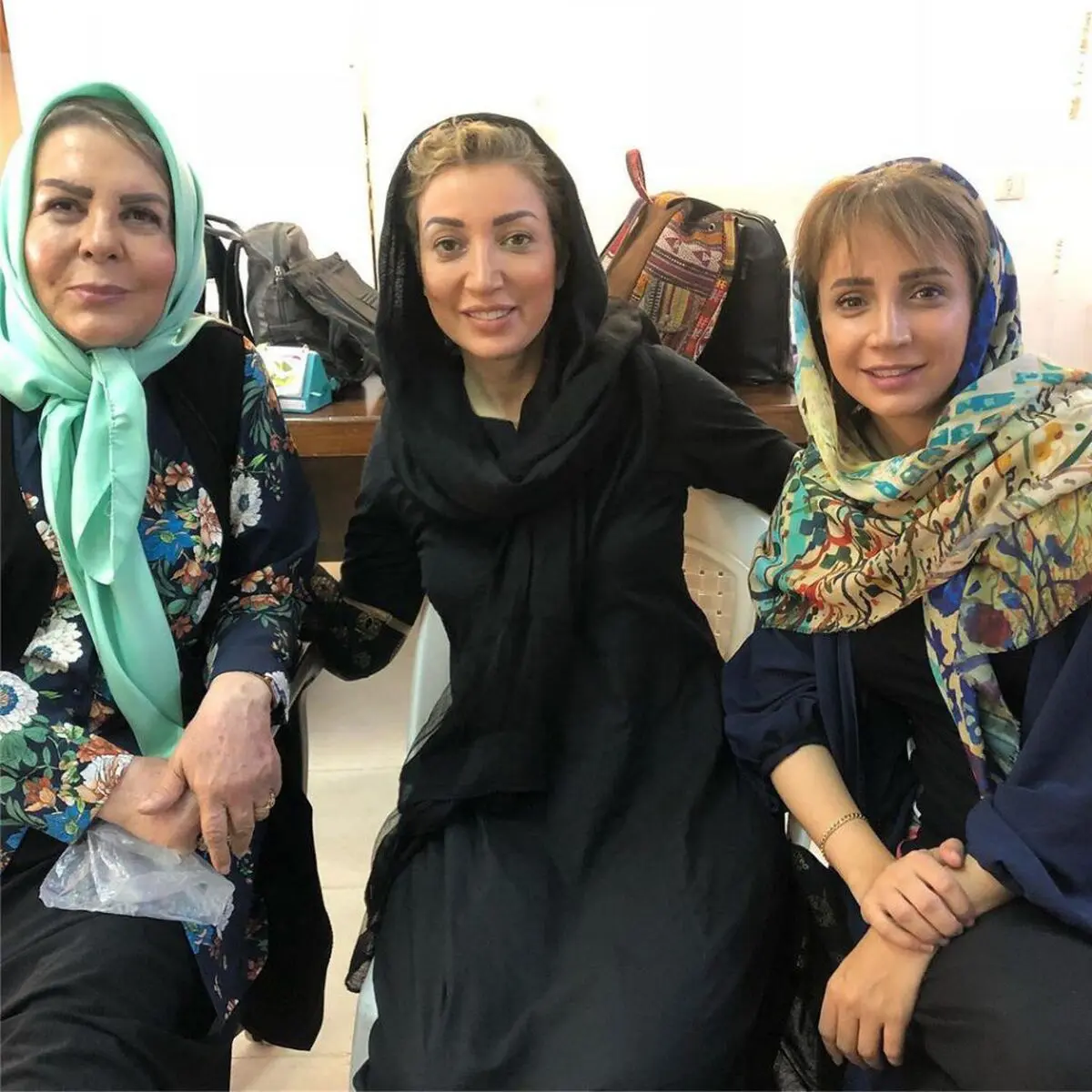 بیگانه ای با من است