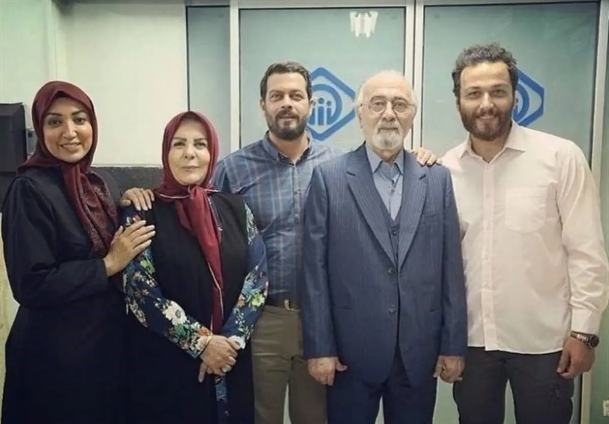 بیگانه ای با من است