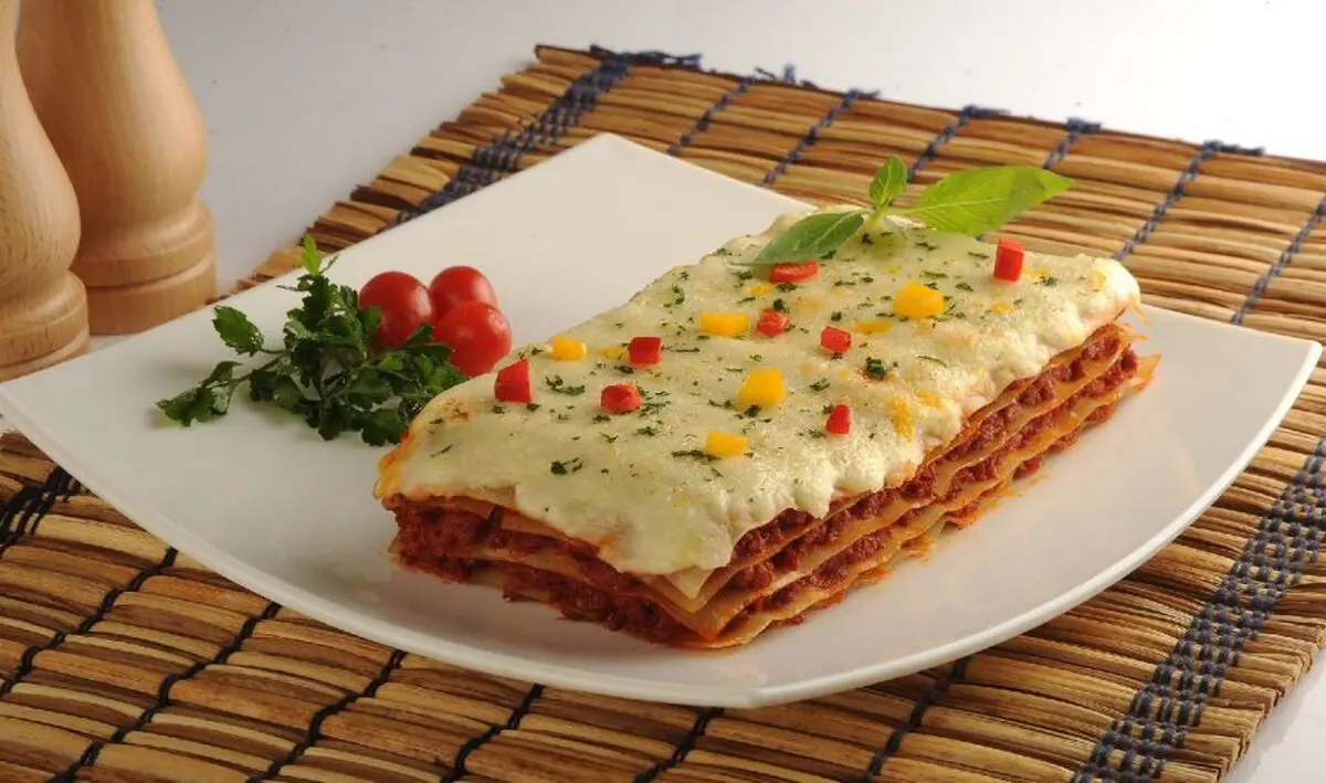 طرز تهیه لازانیا قارچ و گوشت خوشمزه با سس مخصوص