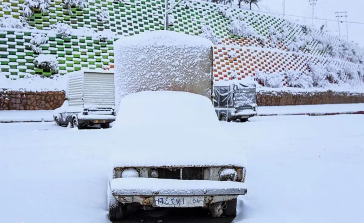 (تصاویر) خواب زمستانی کافه وانت‌ها