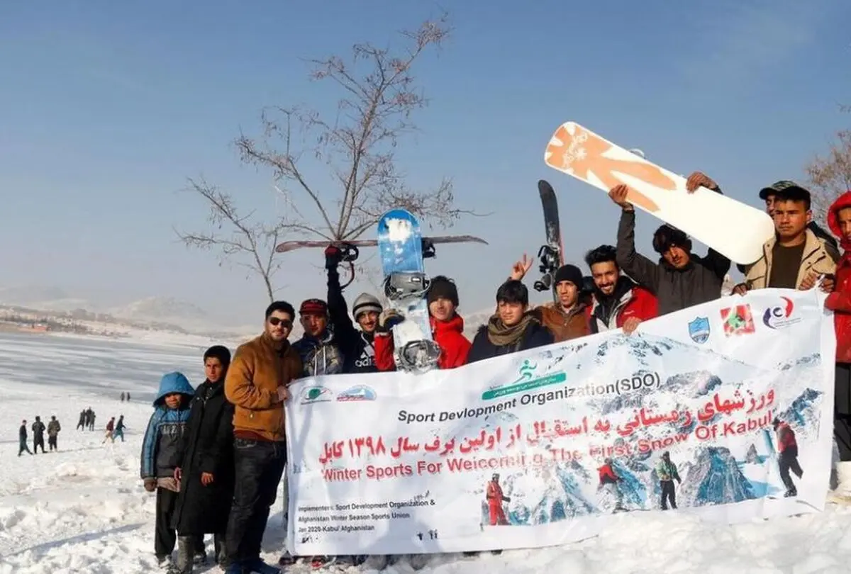 اسنوبرد؛ ورزشی مفرح برای جوانان خسته از جنگ در افغانستان