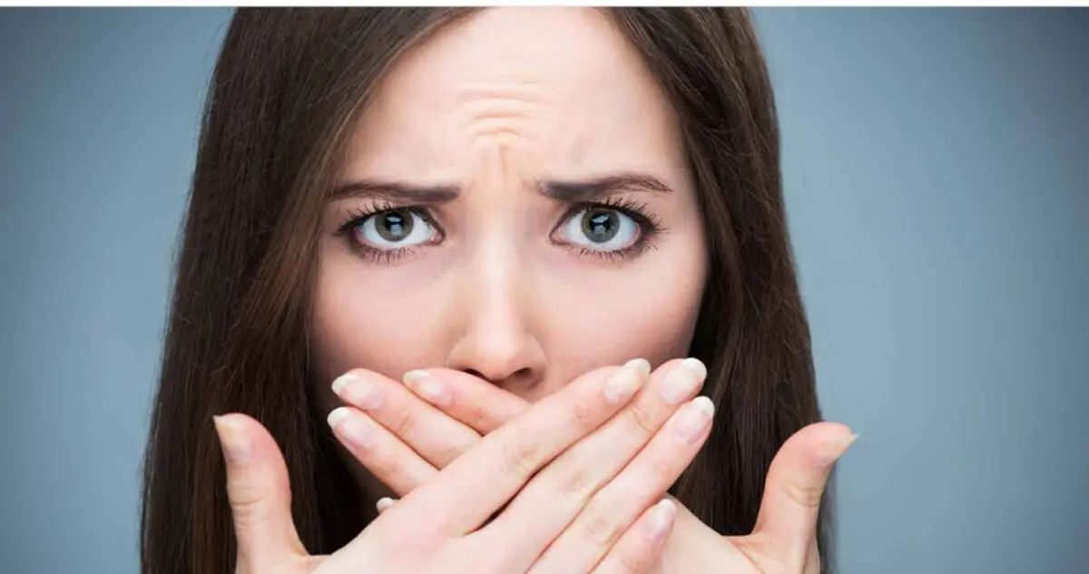 چطور بوی بد دهان را رفع کنیم؟
