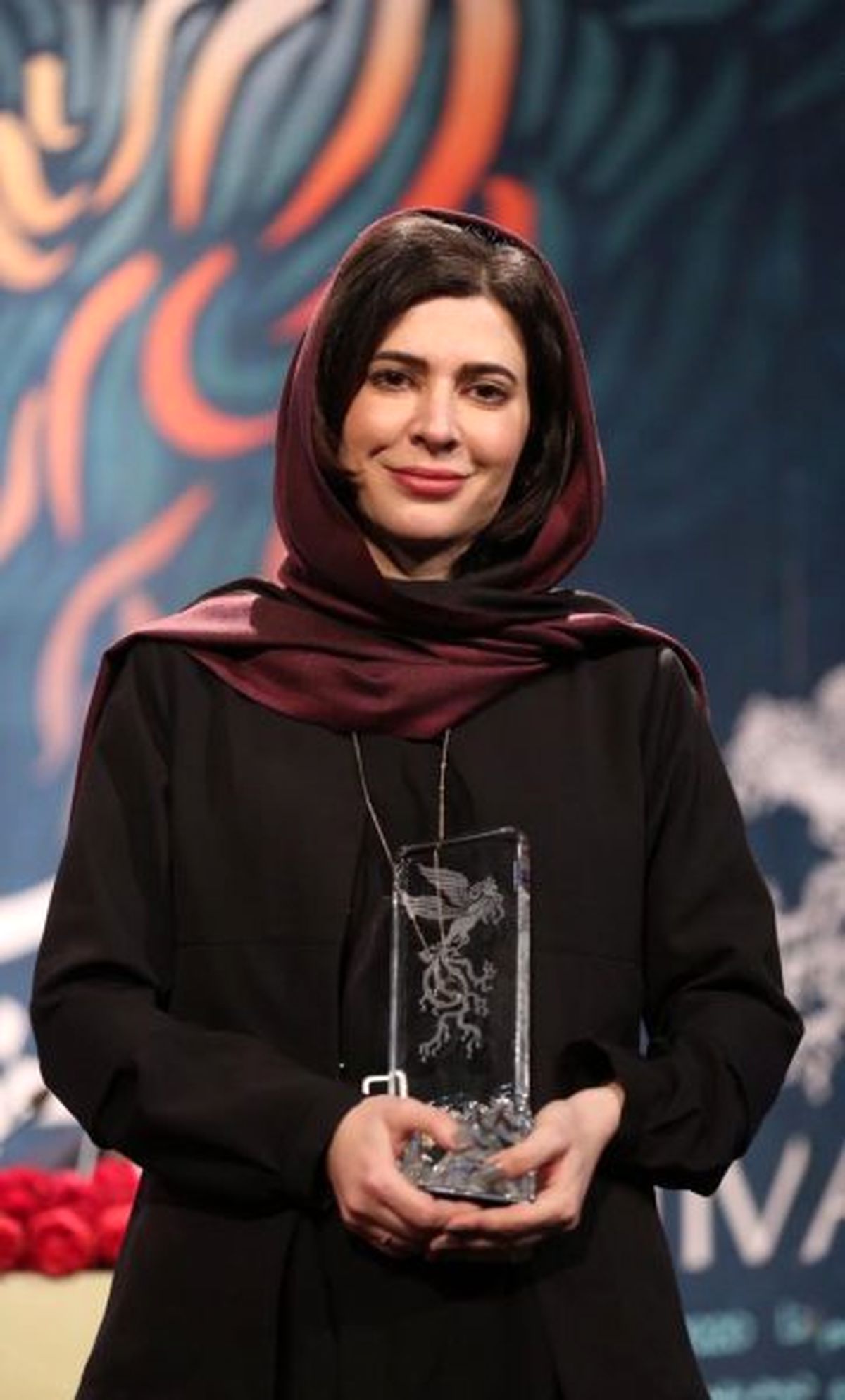 (تصاویر) نازنین احمدی بهترین بازیگر زن جشنواره فجر +بیوگرافی