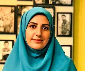 عذرخواهی رزیتا قبادی به خاطر عذرخواهی اجباری 