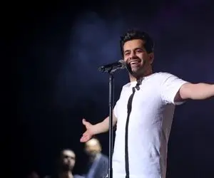 آواز احساسی؛ تو کنسرت ونکوور رضا بهرام قبل اجرا بعضیا انقد جیغ زدن حنجره ها پاره شد