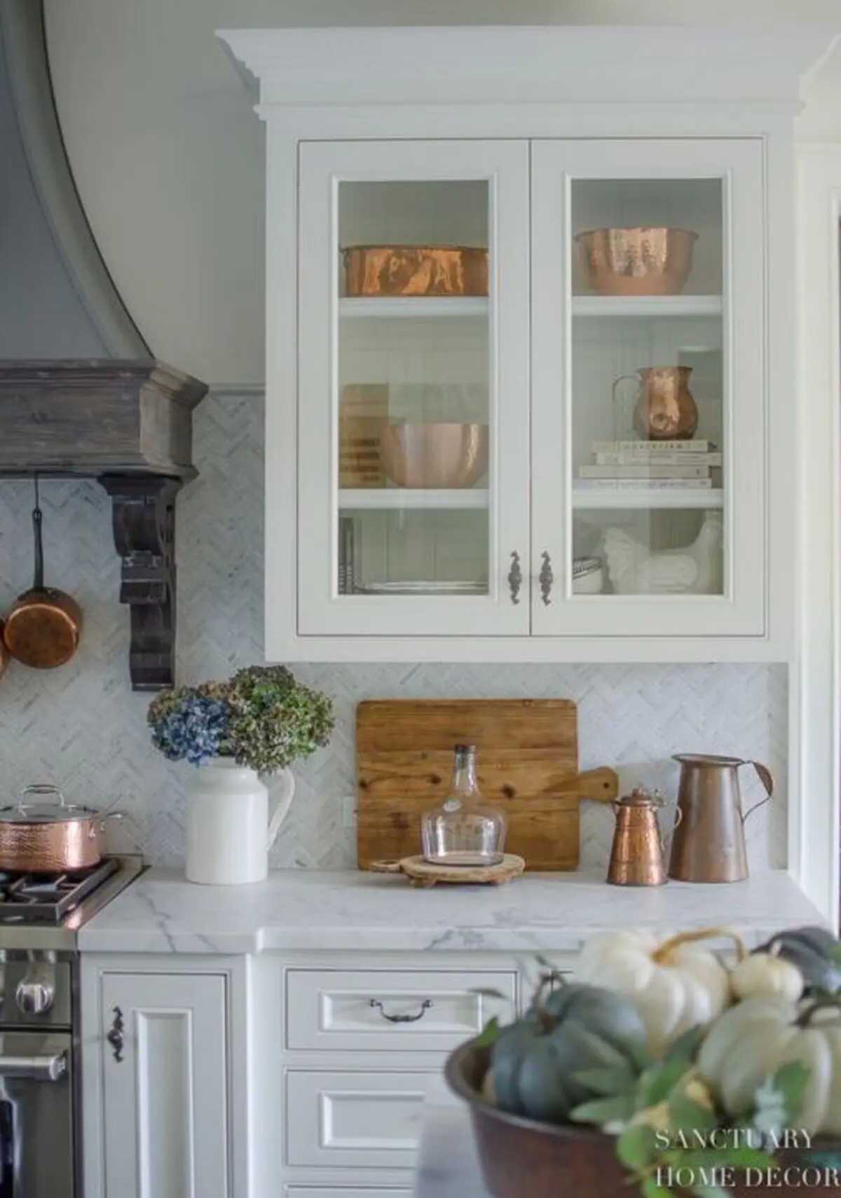 کابینت نئوکلاسیک سفید