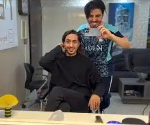 (ویدیو) سیاوش یزدانی در آرایشگاه برای کچل کردن!