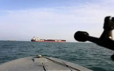 توقیف یک کشتی نفتکش خارجی در دریای عمان؛ ماجرا چه بود؟