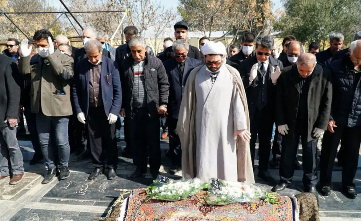 (تصاویر) تشییع پیکر “ملکه رنجبر” زیر سایه ویروس کرونا