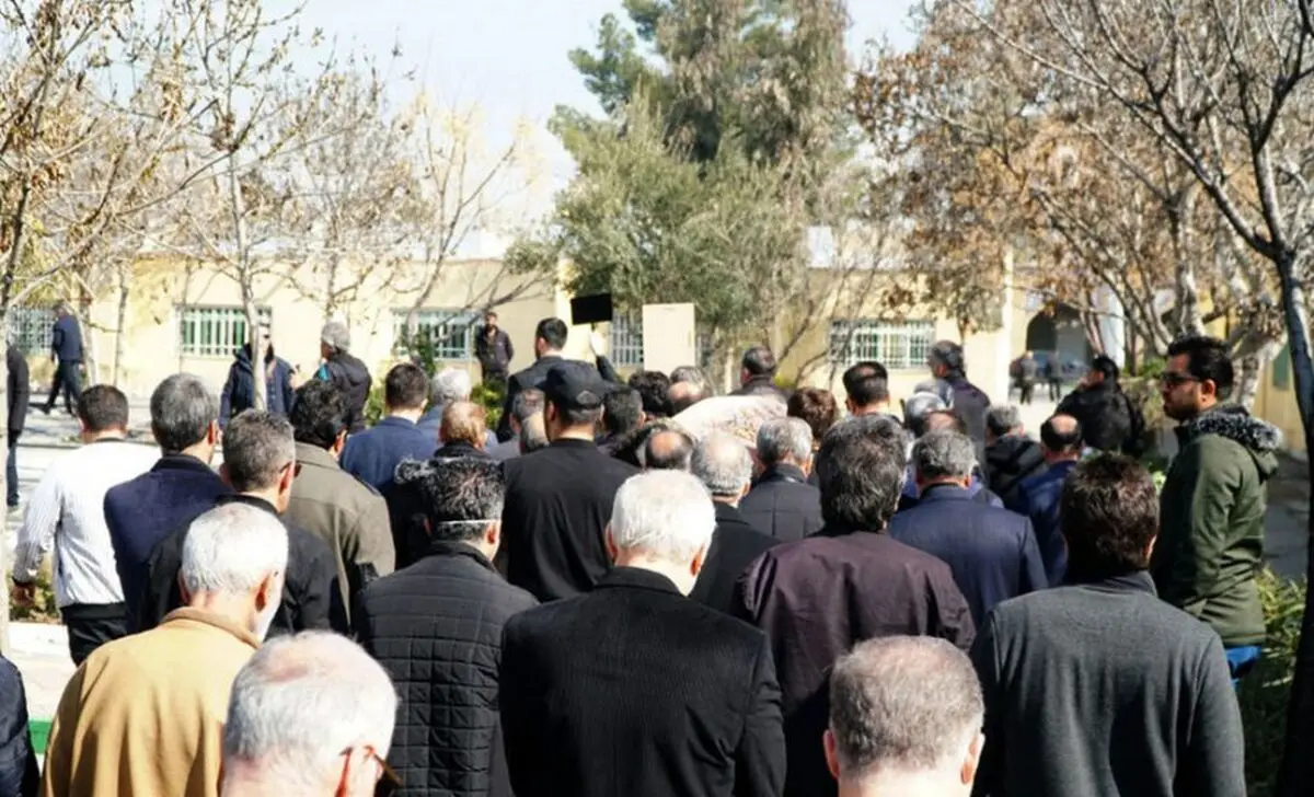 (تصاویر) تشییع پیکر “ملکه رنجبر” زیر سایه ویروس کرونا