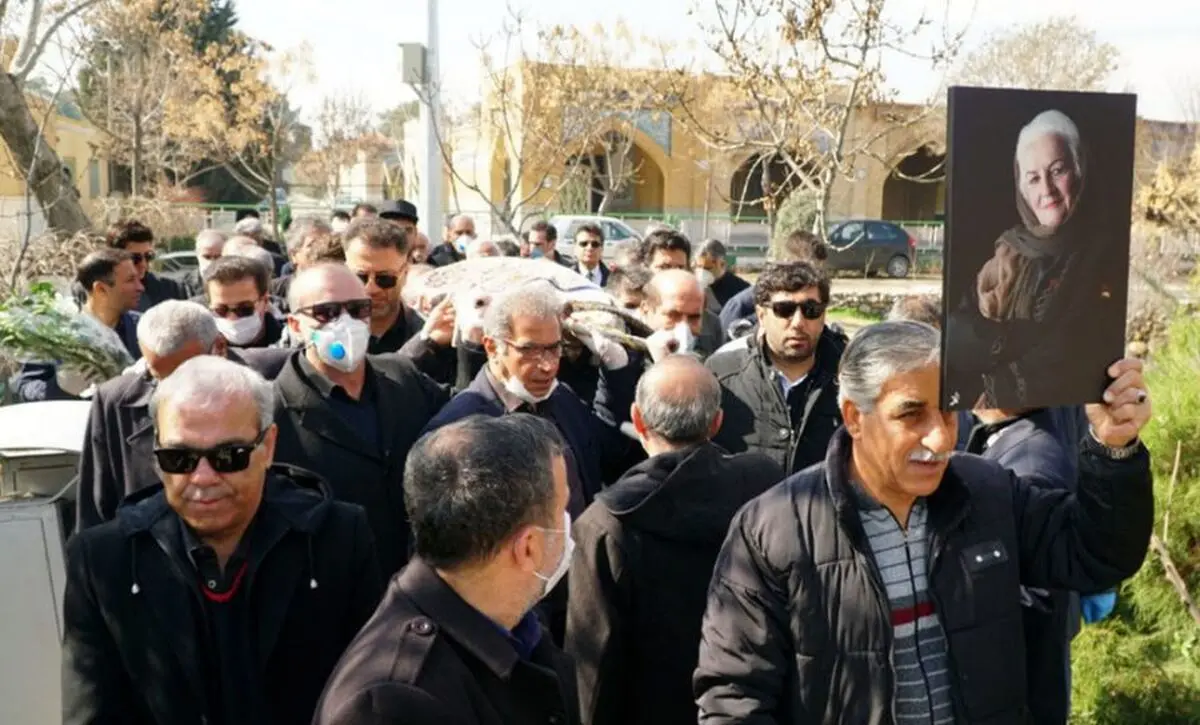 (تصاویر) تشییع پیکر “ملکه رنجبر” زیر سایه ویروس کرونا