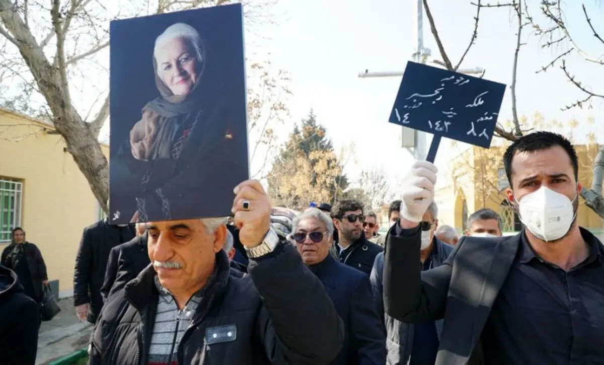 (تصاویر) تشییع پیکر “ملکه رنجبر” زیر سایه ویروس کرونا