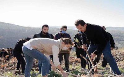 درختکاری بشار اسد و همسرش در طرطوس
