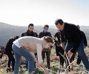 درختکاری بشار اسد و همسرش در طرطوس