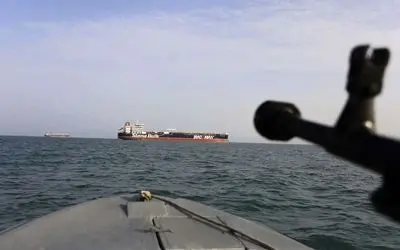 دو فروند شناور در آب‌های خلیج فارس توقیف شدند