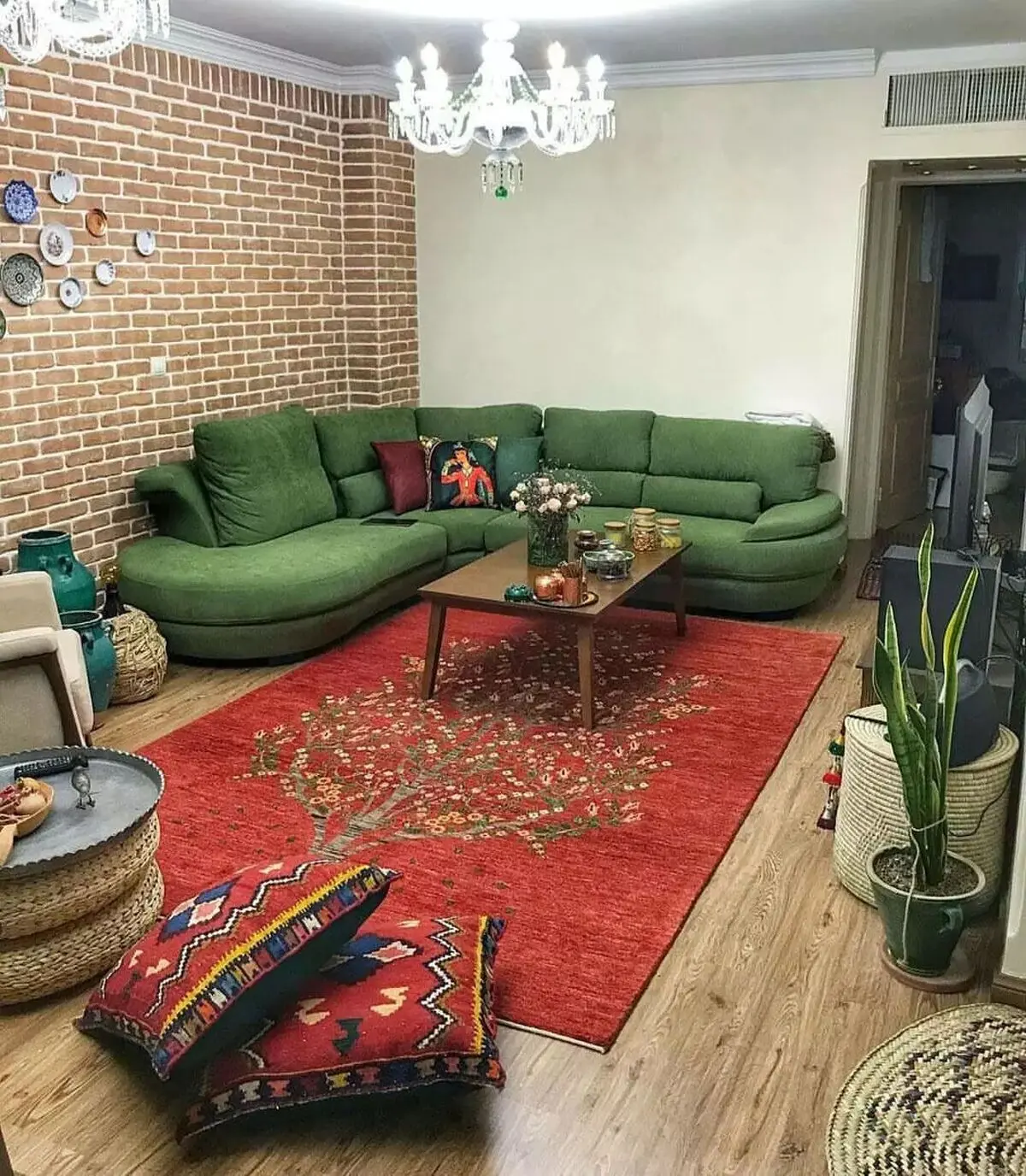 چطور با فرش رنگی خونه ام رو دکور کنم؟