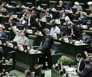 همسان سازی حقوق بازنشستگان پیگیری شود