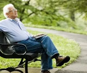 بازنشستگان تأمین اجتماعی ۲ هفته دیگر عیدی می‌گیرند