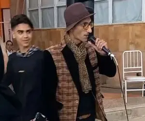 آواز احساسی؛ حرکت نامتعارف پیرزن هوادار هنگام اجرای خدابیامرز مرتضی پاشایی عزیز