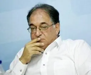 اقبالی:مگر دیوانه‌اند که میزبانی جام ملت‌های آسیا را به ما بدهند؟!