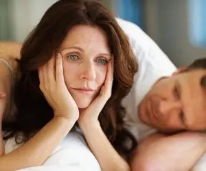 علت کاهش میل جنسی در زنان چیست و چه وقت باید نگران شد؟