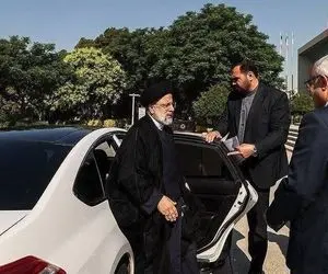 (ویدئو) رانندگی رئیسی با خودروی هیبریدی