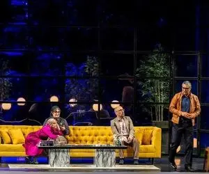 ماجرای تئاتر آن سوی آینه چیست؟