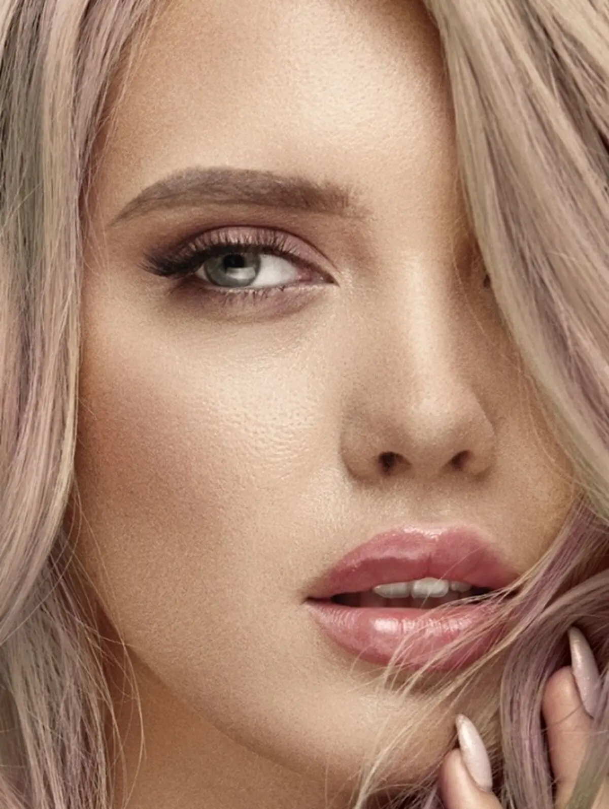 چگونه+با+آرایش+کم+سن+تر+دیده+شویم؟ (2)