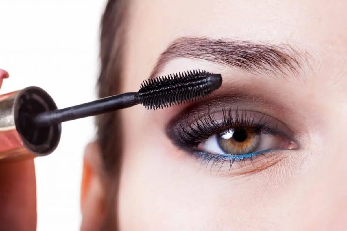 is-mascara-bad-for-your-eyelashes-1-1024x683-1