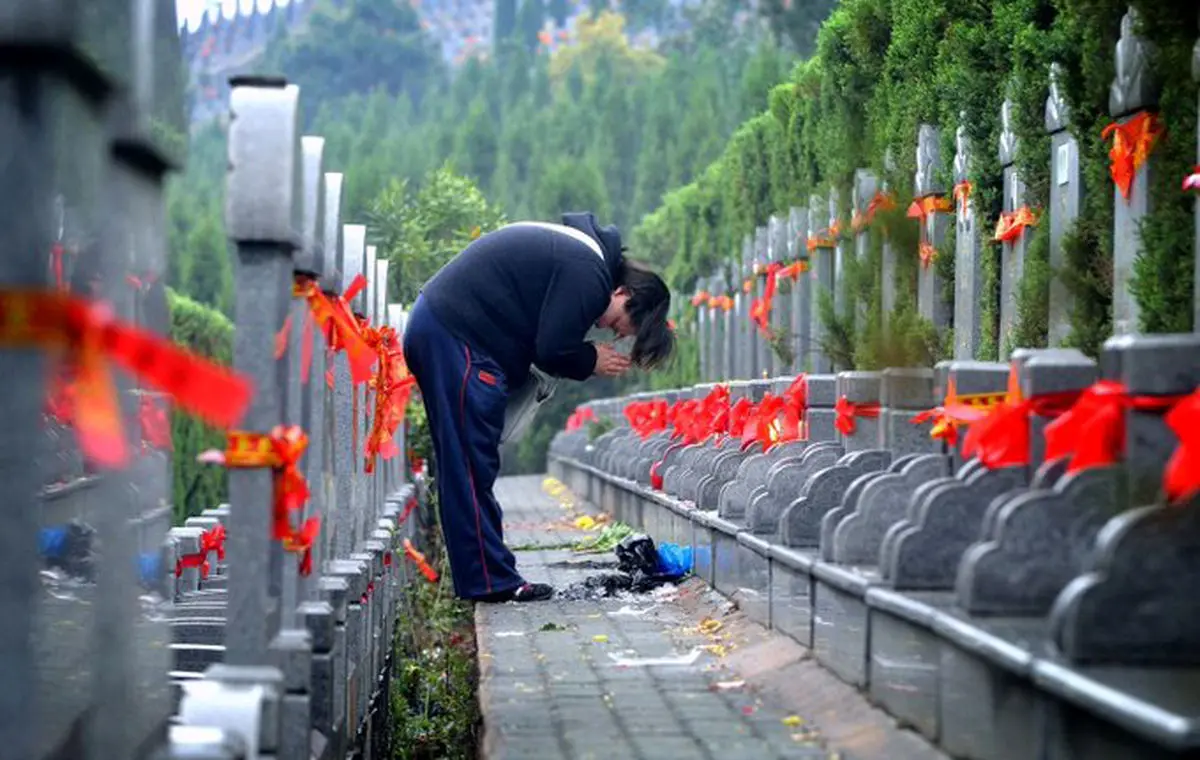 جنجالی که سخنگوی وزارت بهداشت به پا کرد؛ جدال “آمریکوفیل‌ها و چاینوفیل‌ها”!