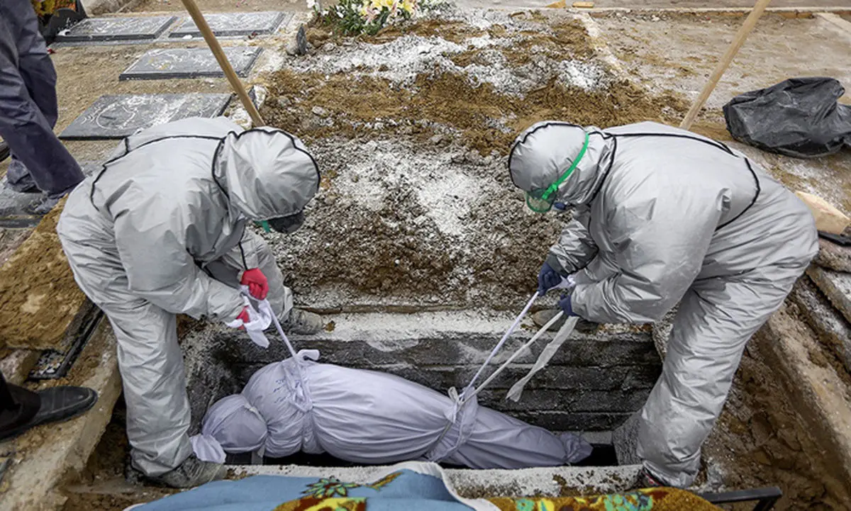 جنجالی که سخنگوی وزارت بهداشت به پا کرد؛ جدال “آمریکوفیل‌ها و چاینوفیل‌ها”!