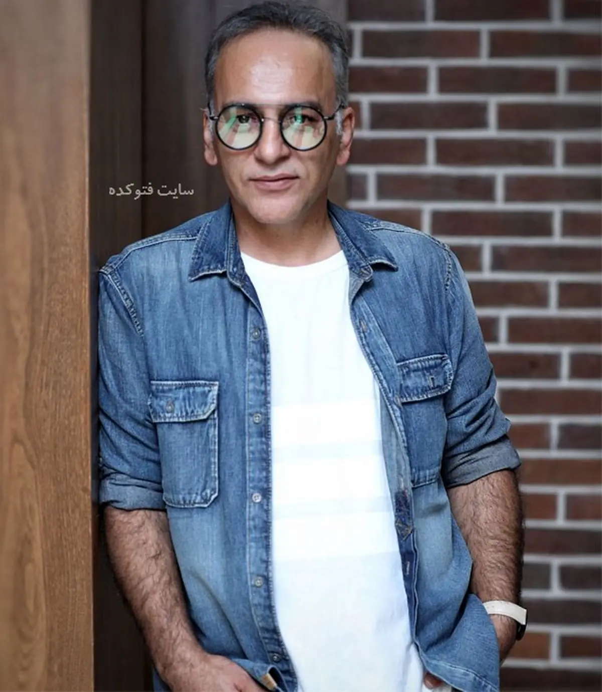 عکس حمیدرضا آذرنگ در اسامی بازیگران سریال نون خ 2