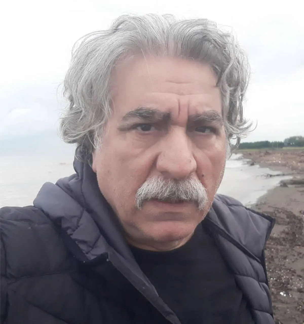 عکس سیروس میمنت در بیوگرافی بازیگران سریال نون خ 2
