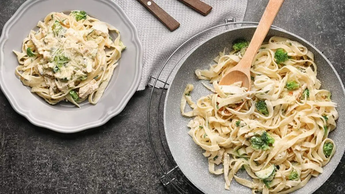طرز تهیه پاستا مرغ و بروکلی