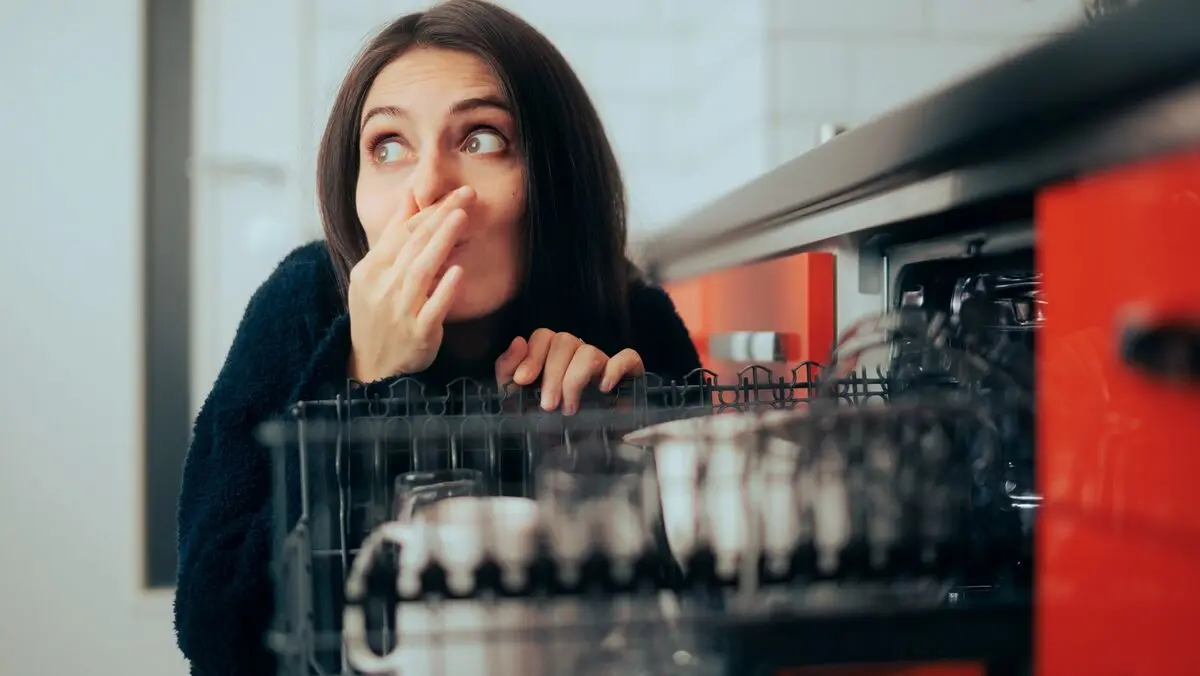از بین بردن بوی بد ظروف