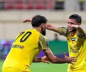 حضور مهدی قایدی و شهریار مغانلو مقابل خورفکان