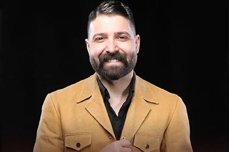 آواز احساسی,؛ آهنگ جدیدی حمید هیراد؛ اما بدون خودش به نام " قد کل جهان گریه کردم"