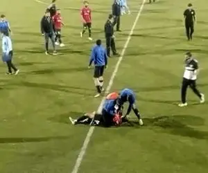 چند نفر به یک نفر؛ برادران فوتبالیست با سلاح سرد به گلر تیم حمله کردند