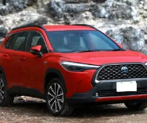 تویوتا کرولا کراس هیبریدی وارد ایران شد + قیمت و جزئیات