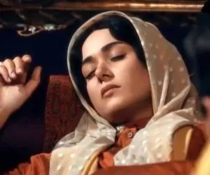 چه کسی «جیران» را در بستر بیماری آرایش کرد؟